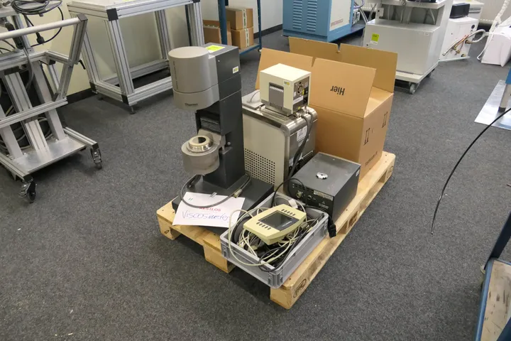 Thermo Scientific HAAKE RheoStress 600 Rotationsrheometer mit Zubehör Umfang: Palette